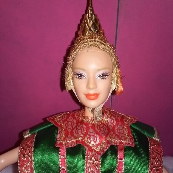 Barbie Doll Thai Fashion Top & Crown dotw 90s - Picture 6 of 6